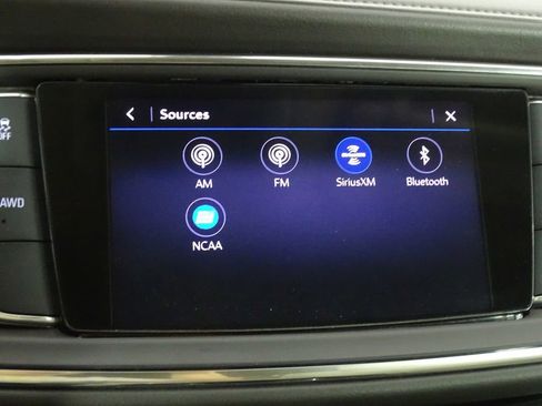 Used 2020 Buick Enclave Essence w/ LPO, Luxury Package image 39