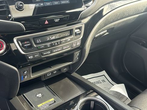 Used 2024 Honda Passport Black Edition image 20