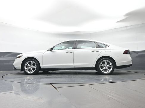 Used 2023 Honda Accord LX image 29