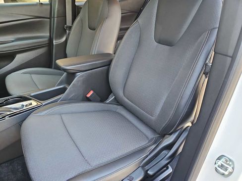 Certified 2023 Buick Encore GX Preferred FWD image 17