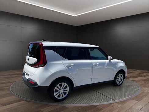 Used 2020 Kia Soul LX FWD image 8