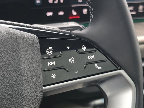 Certified 2025 Audi Q5 Prestige image 24