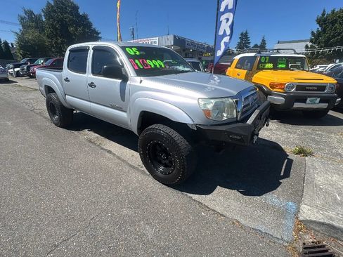 Used 2005 Toyota Tacoma 4x4 Double Cab w/ SR5 Pkg #8 image 3