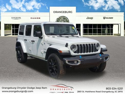 Used 2024 Jeep Wrangler Unlimited Sahara AWD/4WD image 1