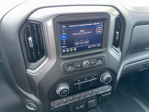 Used 2024 Chevrolet Silverado 1500 Custom image 15