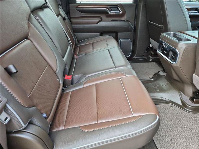 Used 2024 GMC Sierra 2500 Denali w/ Technology Package AWD/4WD image 18