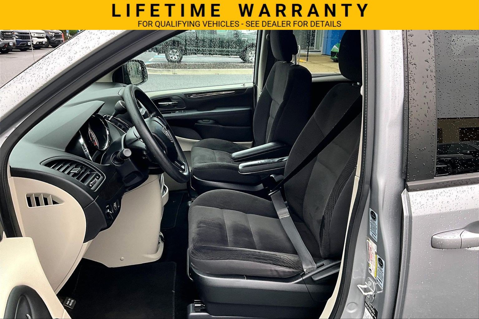 Used 2018 Dodge Grand Caravan SE FWD image 21
