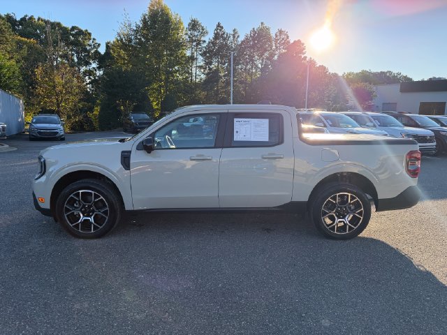 Used 2025 Ford Maverick Lariat AWD/4WD image 2