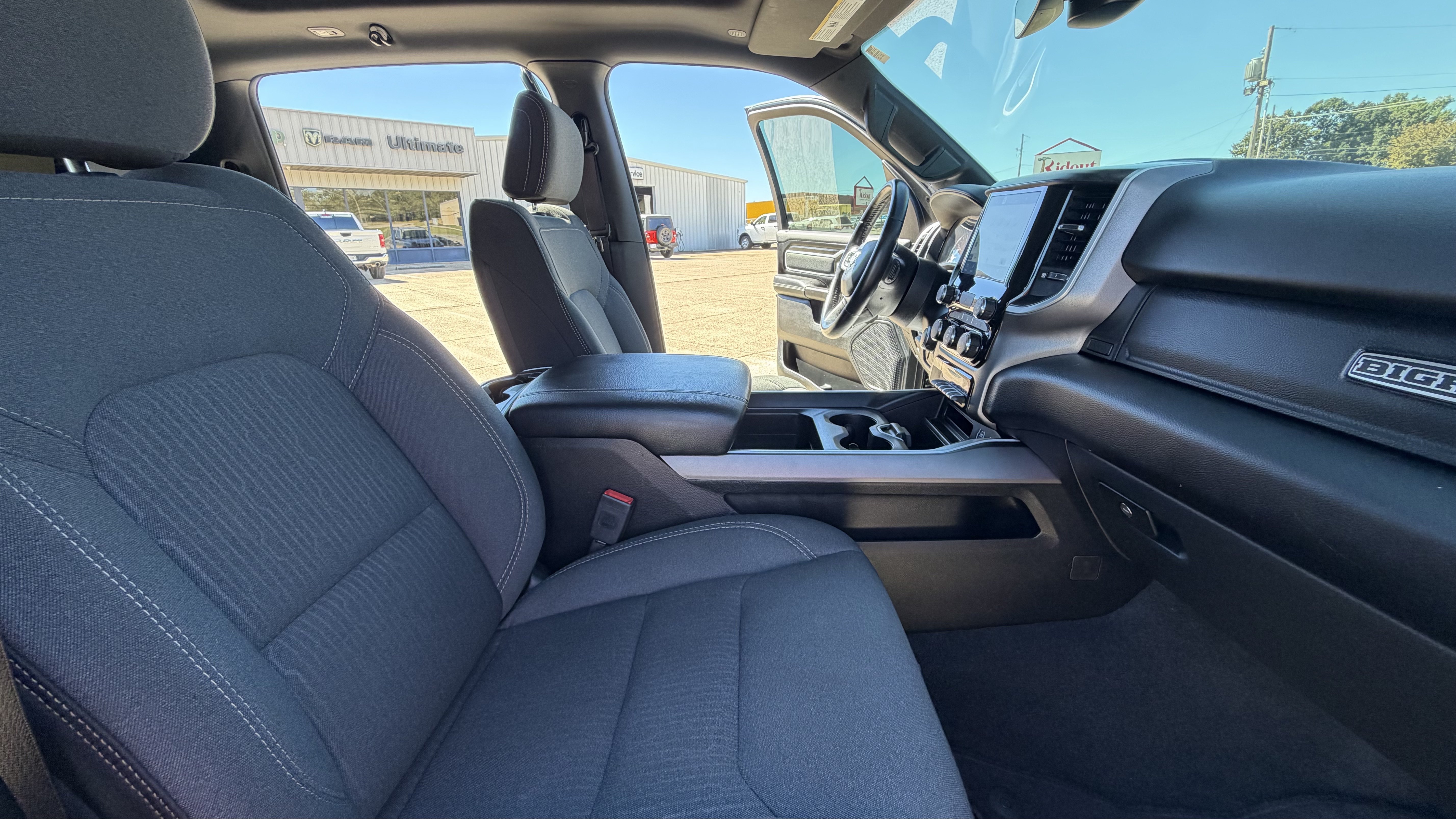 Used 2022 RAM 1500 Big Horn AWD/4WD image 38
