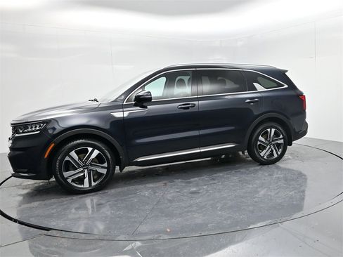 Certified 2023 Kia Sorento EX image 4