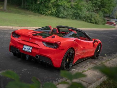 Used 2018 Ferrari 488 Spider RWD image 39
