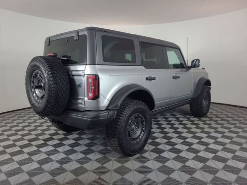 Used 2024 Ford Bronco Badlands image 3