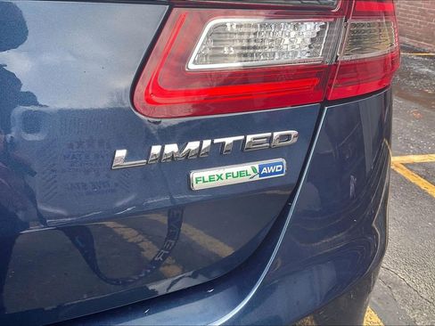 Used 2017 Ford Taurus Limited image 8