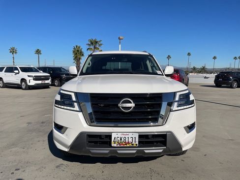 Used 2024 Nissan Armada SV image 6