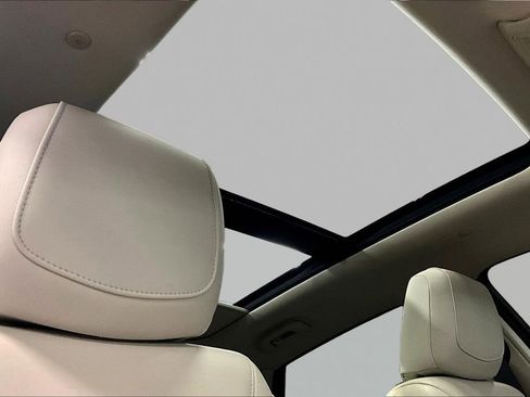 Used 2021 Cadillac XT5 Premium Luxury w/ LPO, Floor Liner Package AWD/4WD image 27