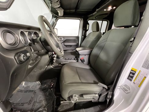 Used 2023 Jeep Wrangler Sport S image 19