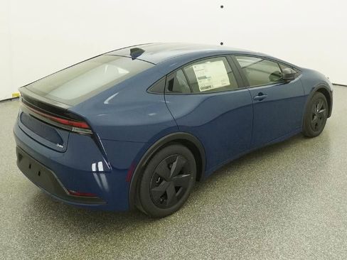 New 2026 Toyota Prius LE image 9