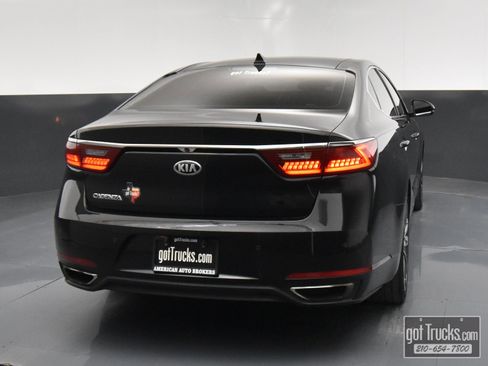 Used 2018 Kia Cadenza Technology image 5