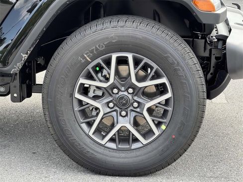 New 2025 Jeep Wrangler Sahara w/ Technology Group image 11