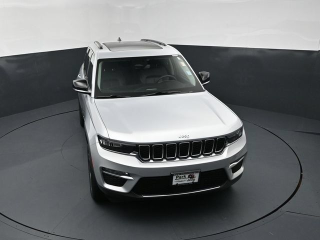Used 2023 Jeep Grand Cherokee 4WD 4xe image 13