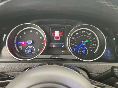 Used 2017 Volkswagen Golf R DCC & Navigation 4Motion image 28