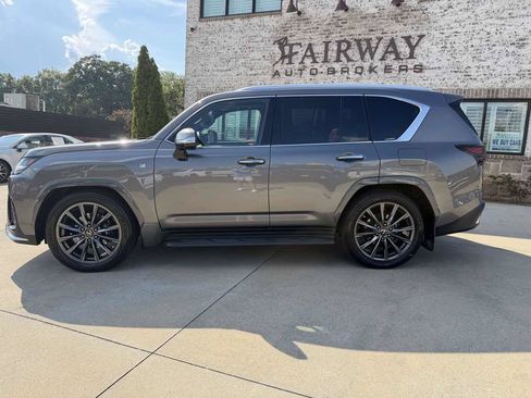 Used 2023 Lexus LX 600 F Sport w/ Accessory Package (Z1) AWD/4WD image 10