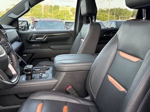 Used 2026 GMC Sierra 1500 AT4 w/ AT4 Premium Package AWD/4WD image 5