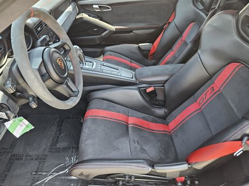 Used 2018 Porsche 911 GT3 RWD image 5