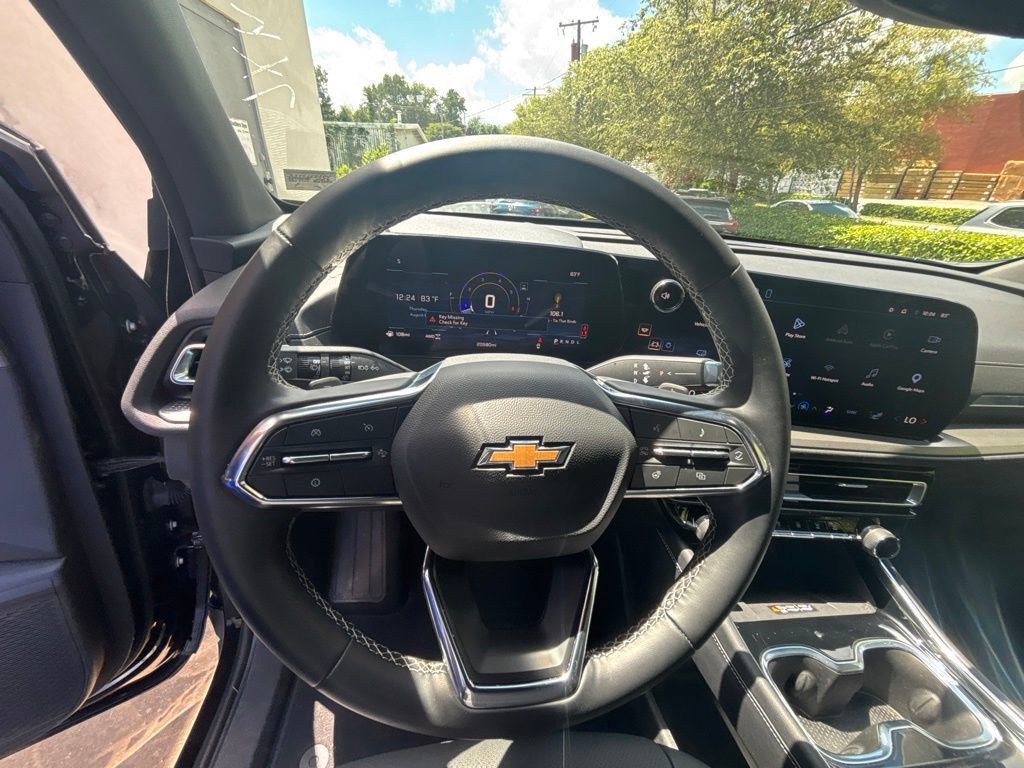 Used 2026 Chevrolet Traverse LT AWD/4WD image 13