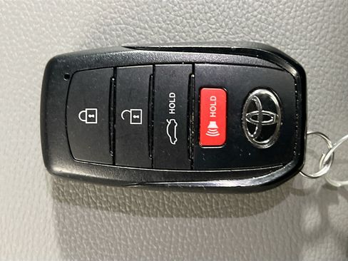 Used 2025 Toyota Camry SE FWD image 36