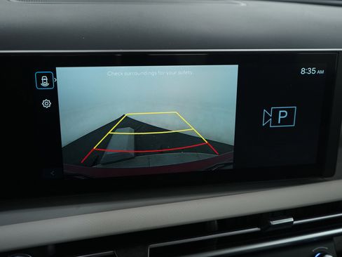 Certified 2025 Hyundai Tucson SE image 21