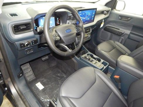 New 2025 Ford Maverick Lariat w/ Black Appearance Package image 15