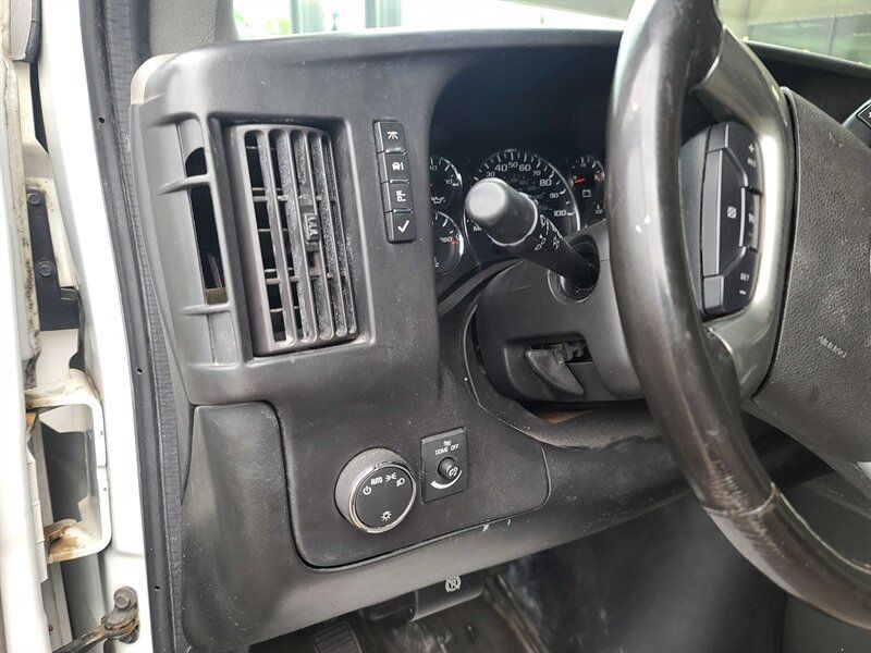 Used 2017 Chevrolet Express 2500 RWD image 23