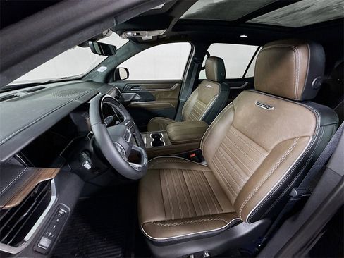 New 2026 GMC Acadia Denali Ultimate w/ LPO, Floor Liner Package image 16