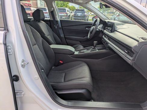 Used 2025 Honda Accord SE image 34