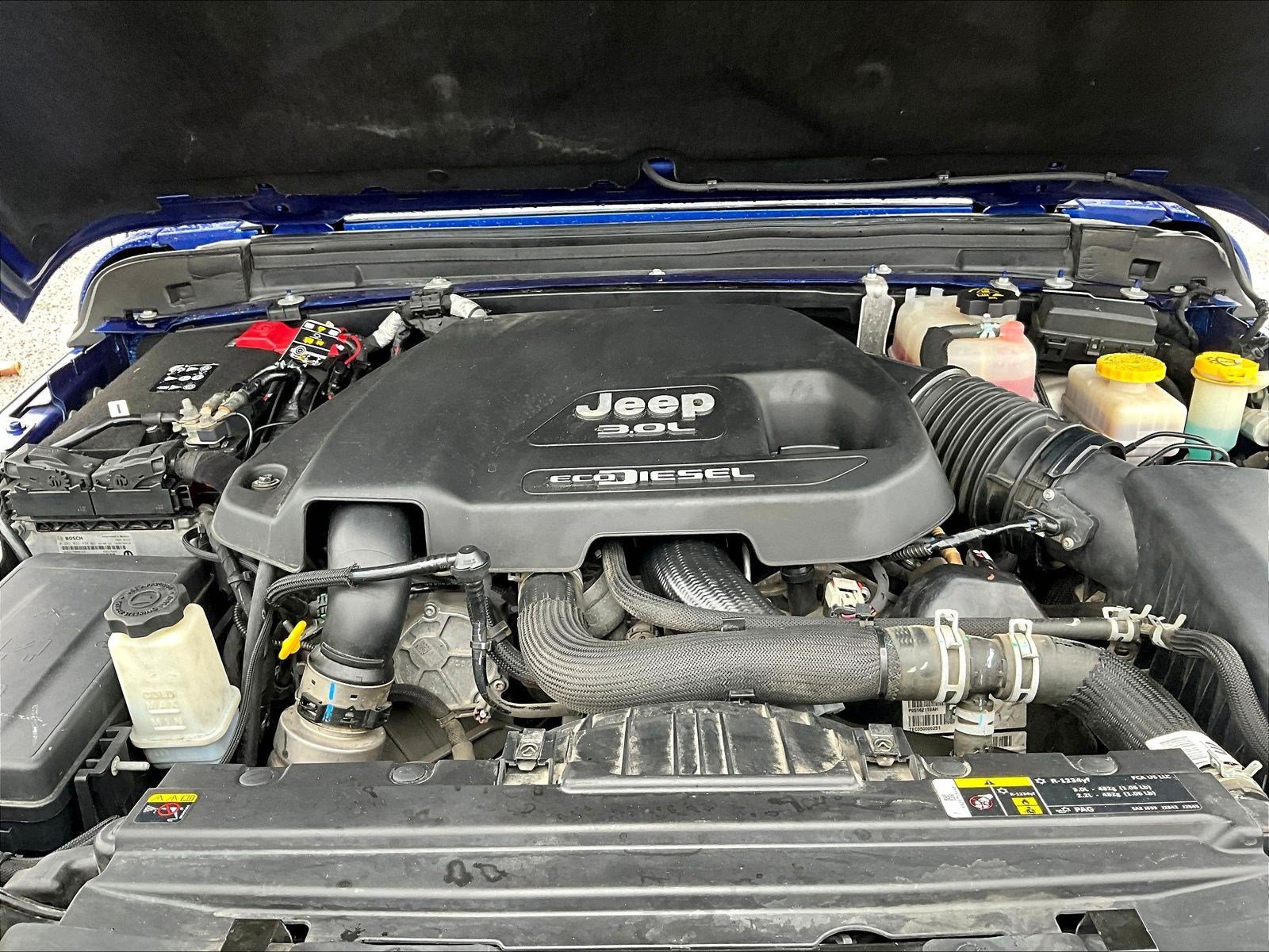 Used 2020 Jeep Wrangler Unlimited Sahara AWD/4WD image 30