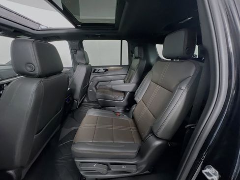 Certified 2026 Chevrolet Suburban High Country AWD/4WD image 24