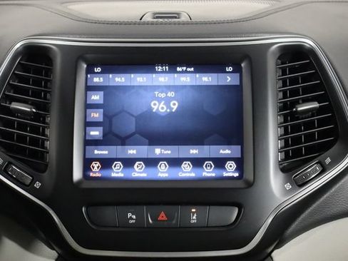 Used 2021 Jeep Cherokee Latitude Lux w/ Comfort/Convenience Group AWD/4WD image 27