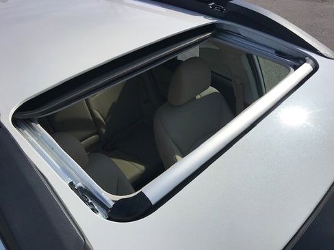 Used 2017 Subaru Outback 2.5i Limited image 9