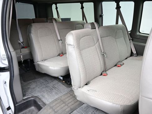 Used 2025 Chevrolet Express 3500 LT w/ LT Preferred Equipment Group RWD image 9