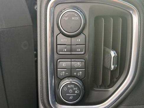 Used 2020 Chevrolet Silverado 1500 High Country image 24