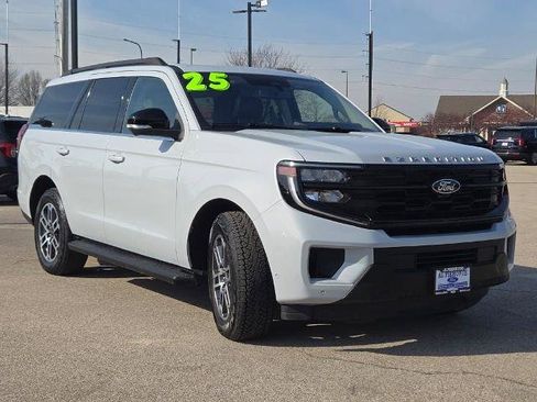 Certified 2025 Ford Expedition Active image 5