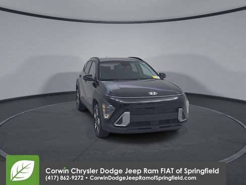 Used 2025 Hyundai Kona SEL AWD/4WD image 4