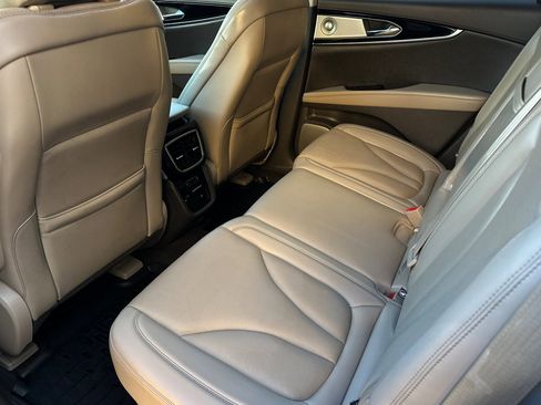 Used 2023 Lincoln Nautilus Reserve w/ Equipment Group 202A image 11