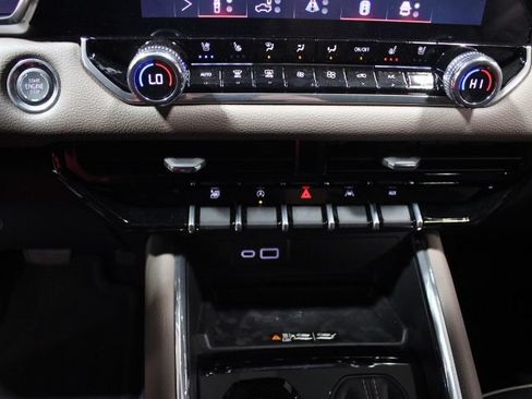 New 2026 GMC Canyon Denali AWD/4WD image 34