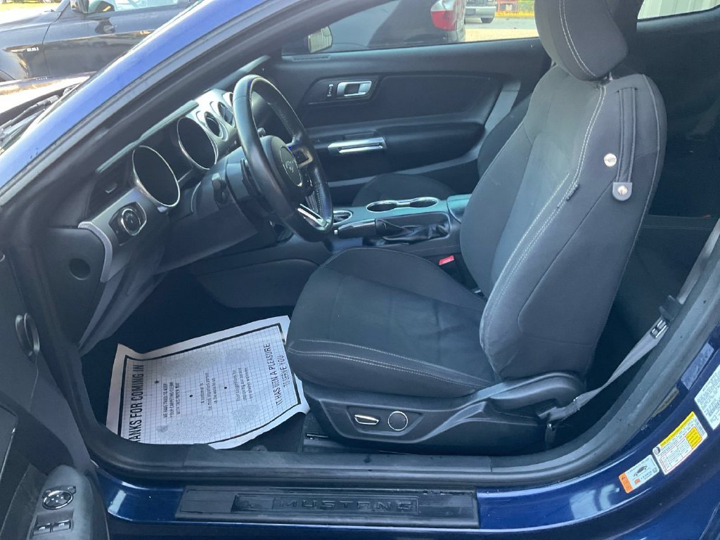Used 2018 Ford Mustang GT RWD image 3