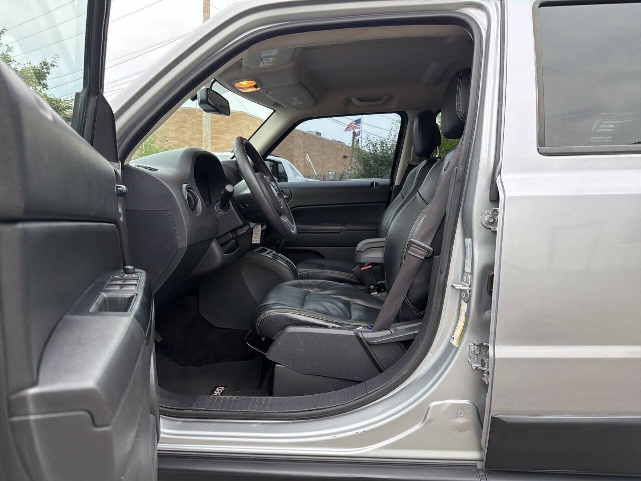 Used 2015 Jeep Patriot Sport w/ Power Value Group AWD/4WD image 16