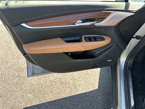 Used 2024 Cadillac XT5 Premium Luxury w/ Technology Package image 11