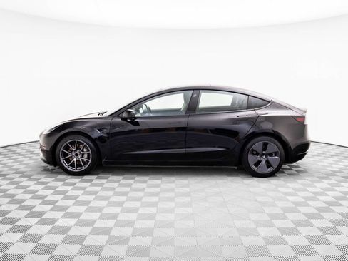 Used 2021 Tesla Model 3 Standard Range Plus image 2