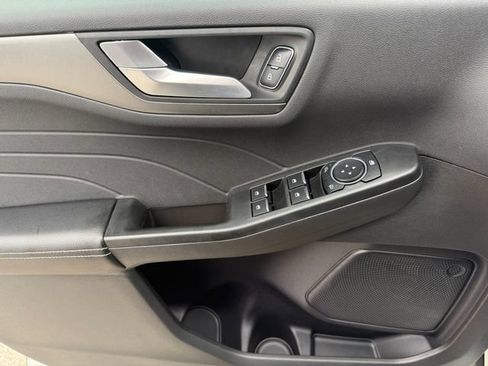 Used 2024 Ford Escape SE FWD image 19